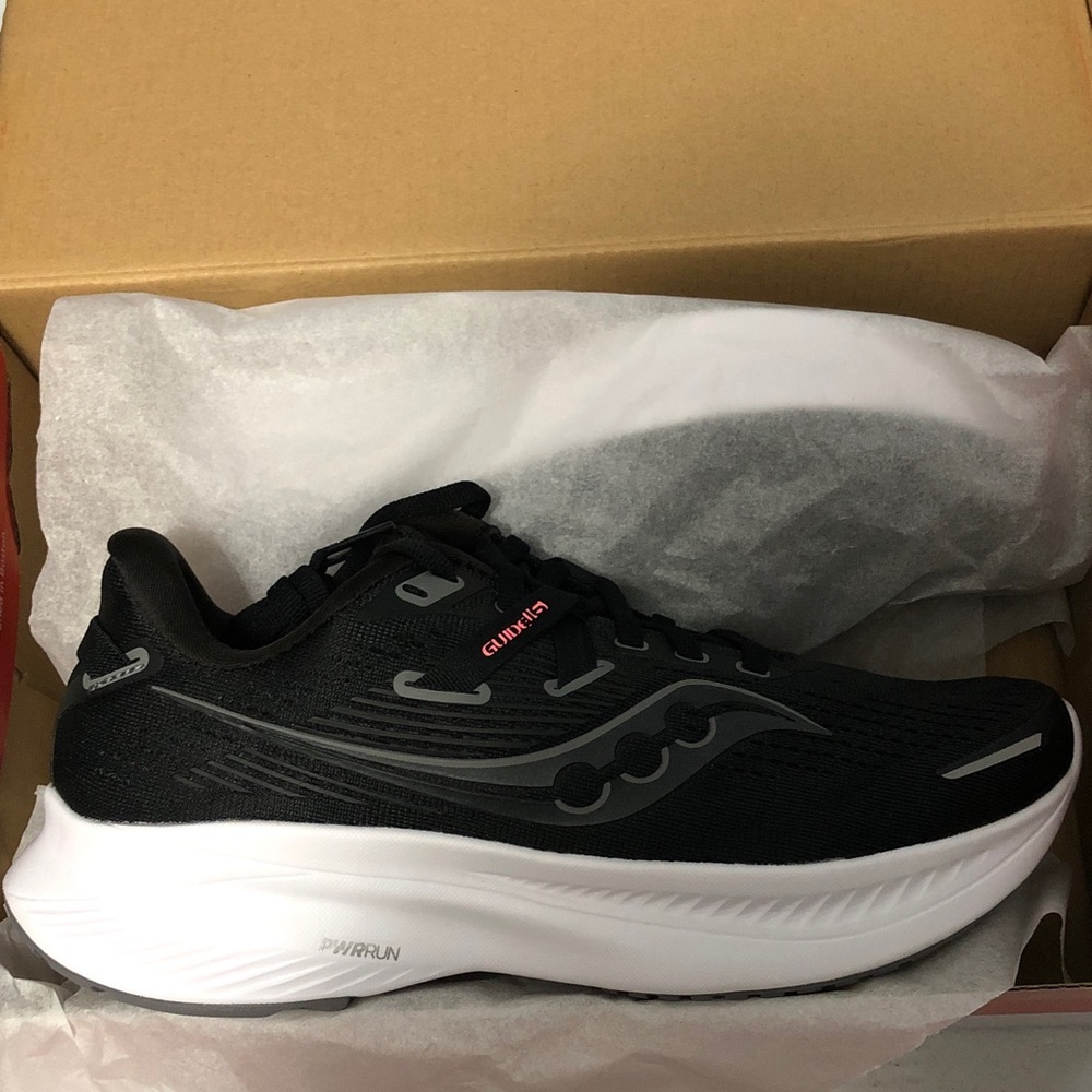 Saucony Guide 16  Black Running Shoe with White - NIB
